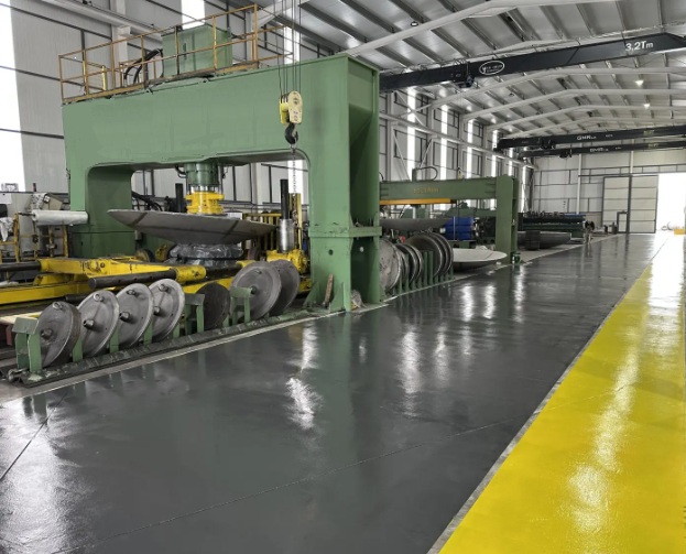 Maquinaria de conformado en las instalaciones de Steel Bombe Valley